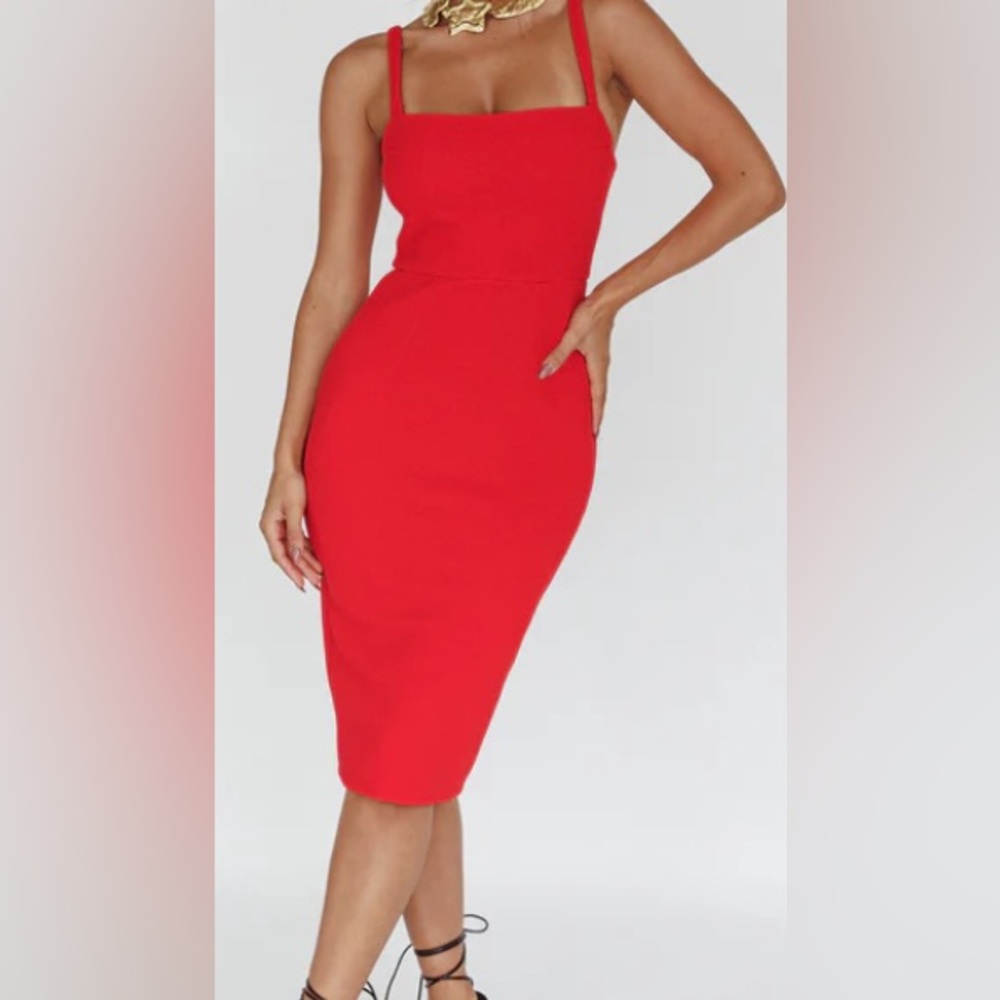 Selfie Leslie Red Midi Dress
